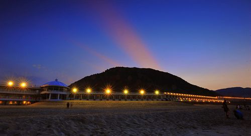 White House Beach Hotspring Resort Ванли Экстерьер фото